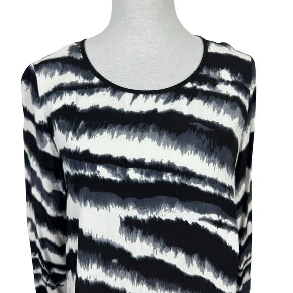 Fifteen Twenty Black & White Watercolor Print Asymmetrical Long Sleeve Blouse - Picture 4 of 10
